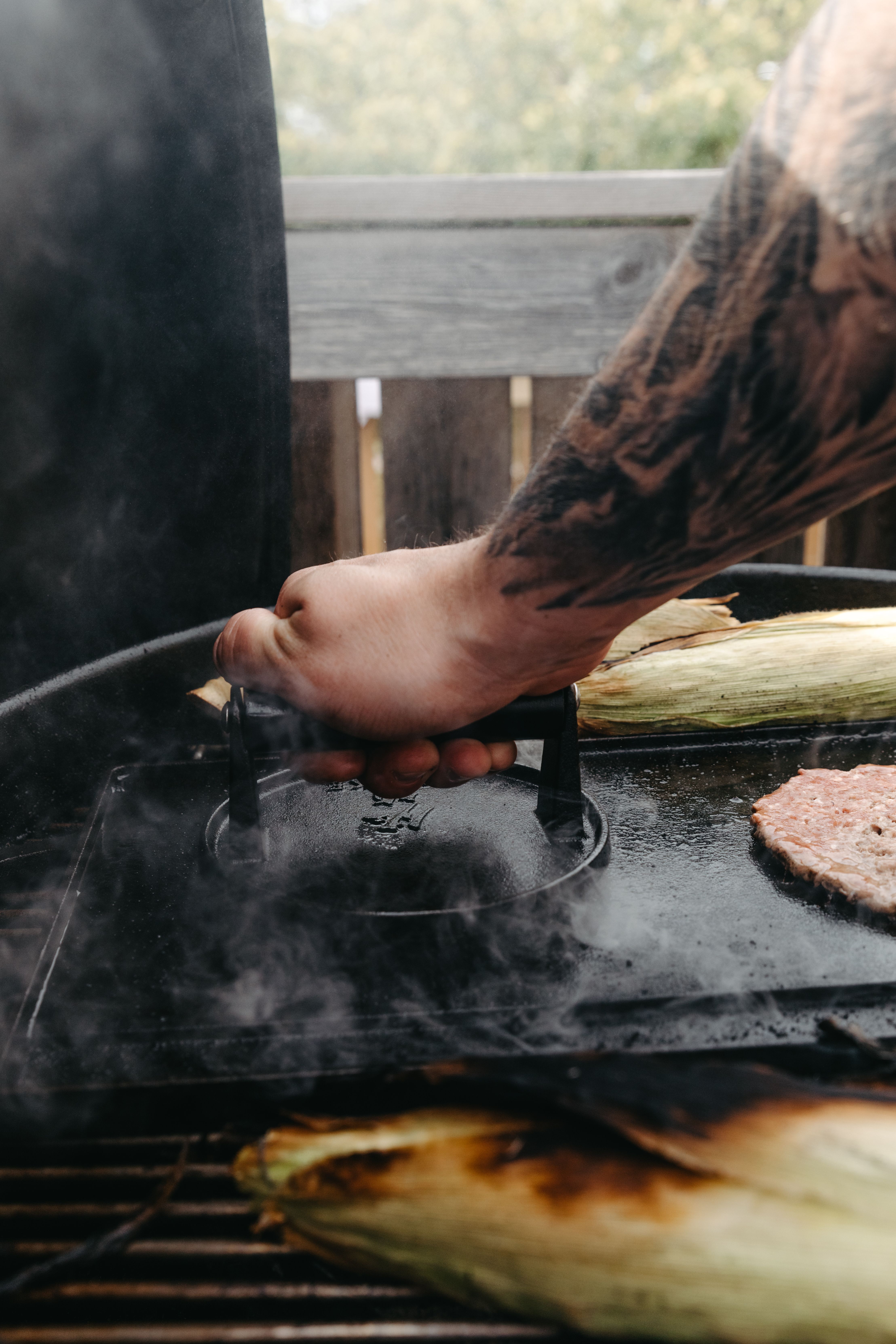 Satake hamburgerpress utomhus