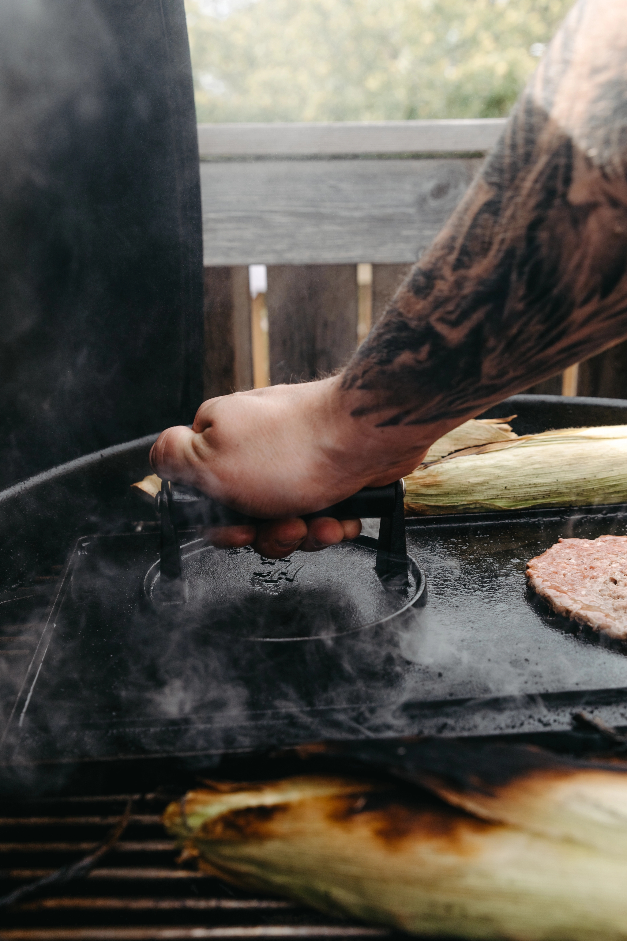 Satake hamburgerpress utomhus