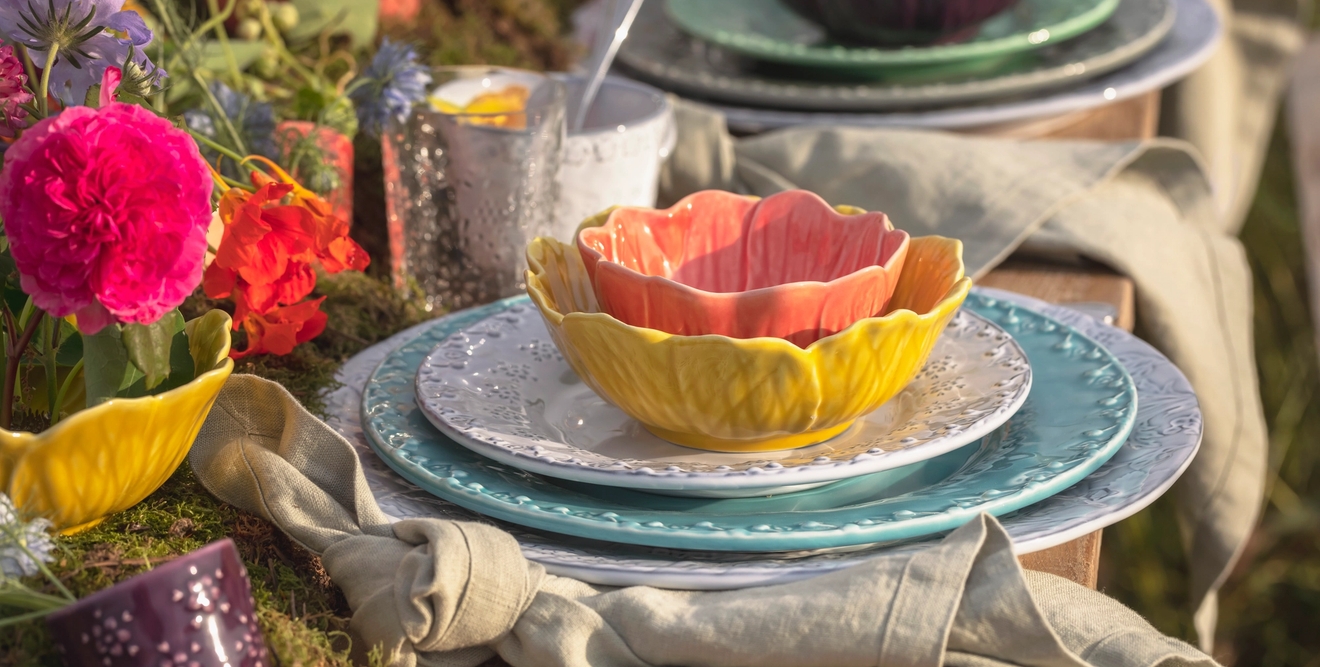 Värikkäät lautaset