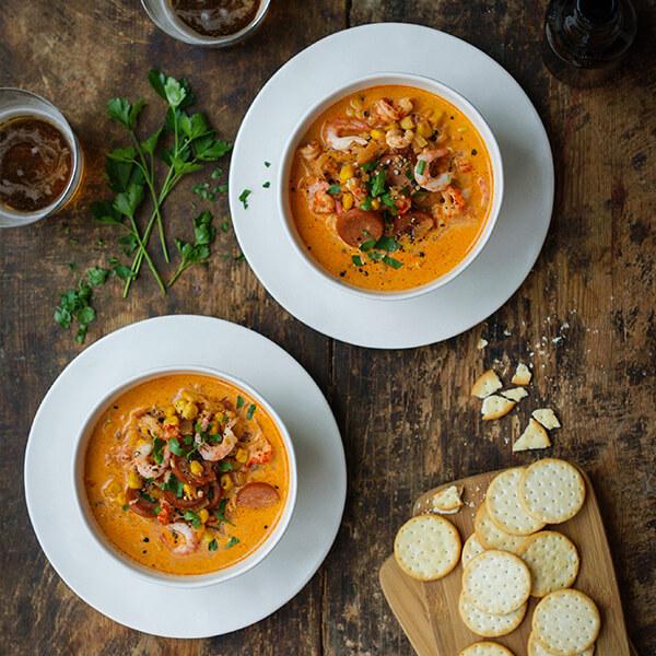 Cajun Corn Chowder med skaldjur och chorizo