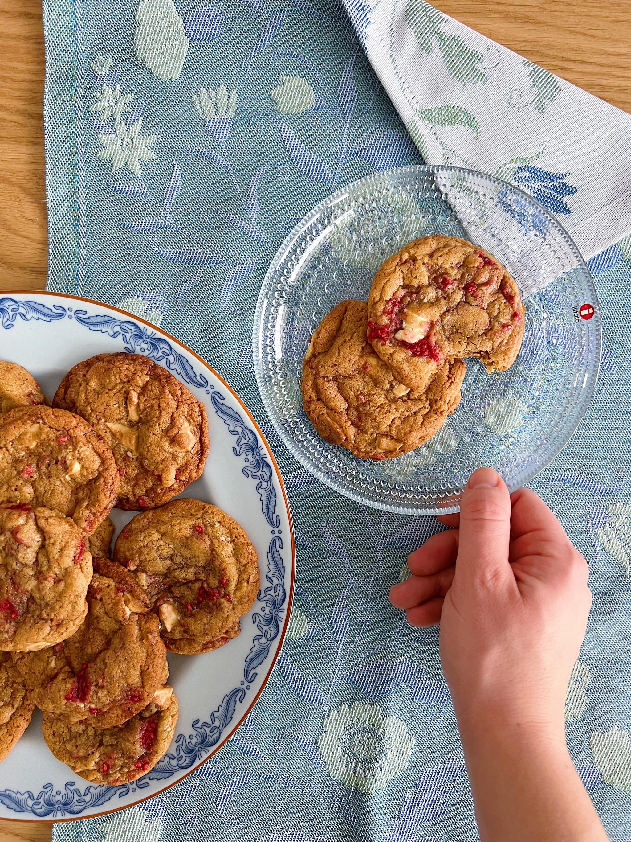 valkosuklaakeksit cookies valkosuklaacookies resepti jälkiruoka