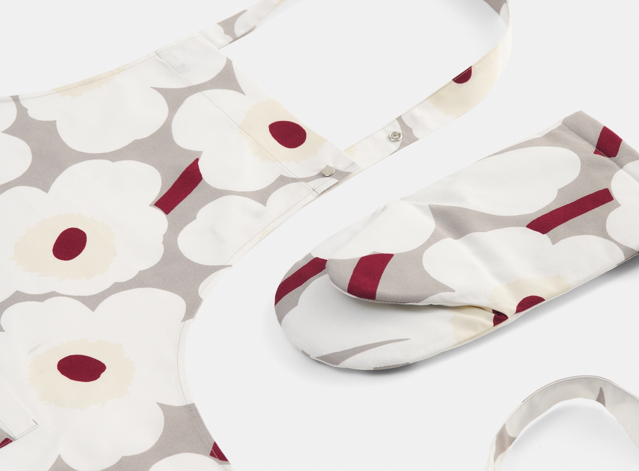 Marimekko esiliina ja patakinnas