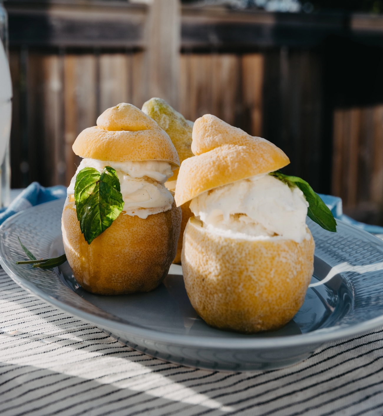 Is servert i uthulte sitroner