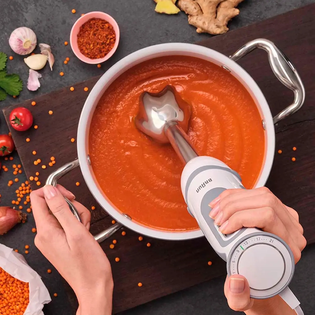Bäst i test stavmixer som mixar en tomatsoppa