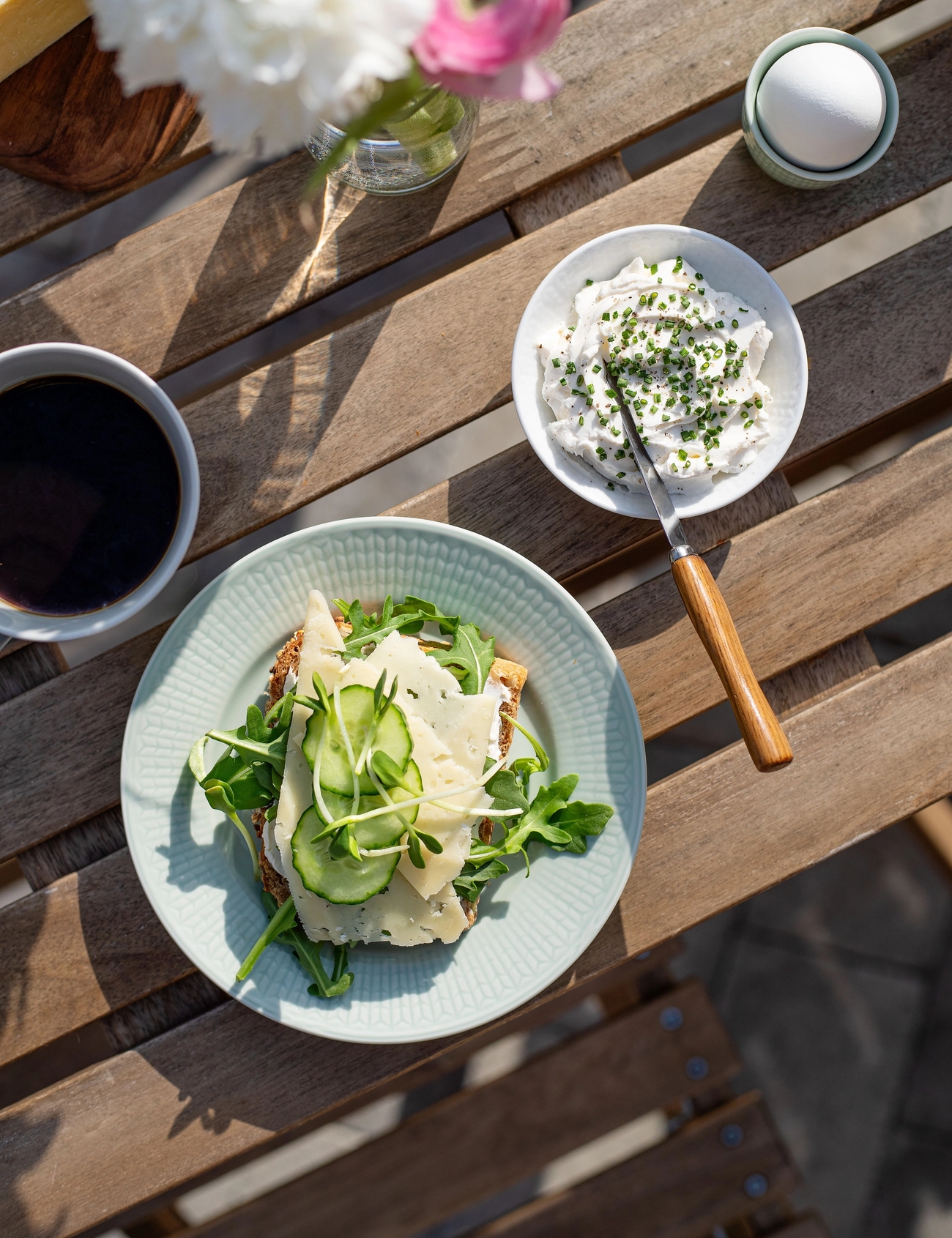 Aamiainen aamupala kesä rörstrand swedish grace lautanen muki kulho munakuppi