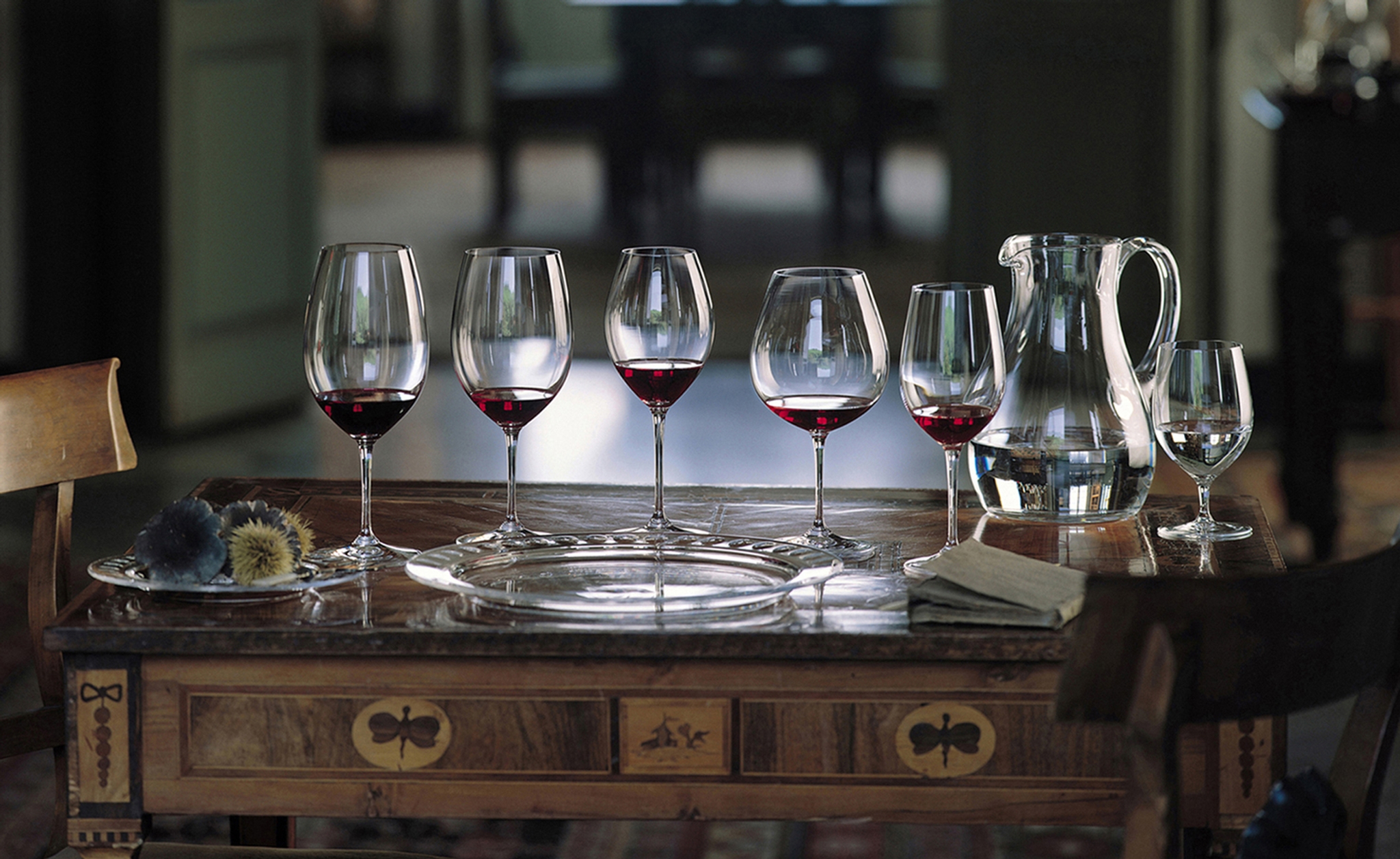 Riedel Vinum vinglass oppstilt på et bord