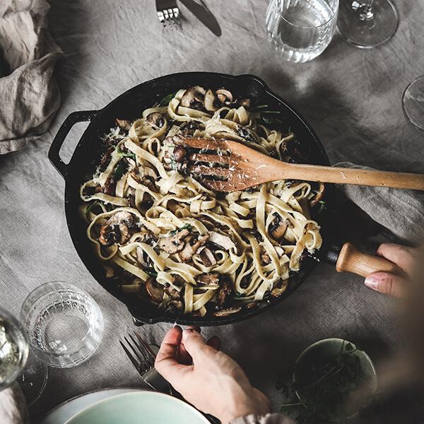 Hemmagjord pasta med svampsås