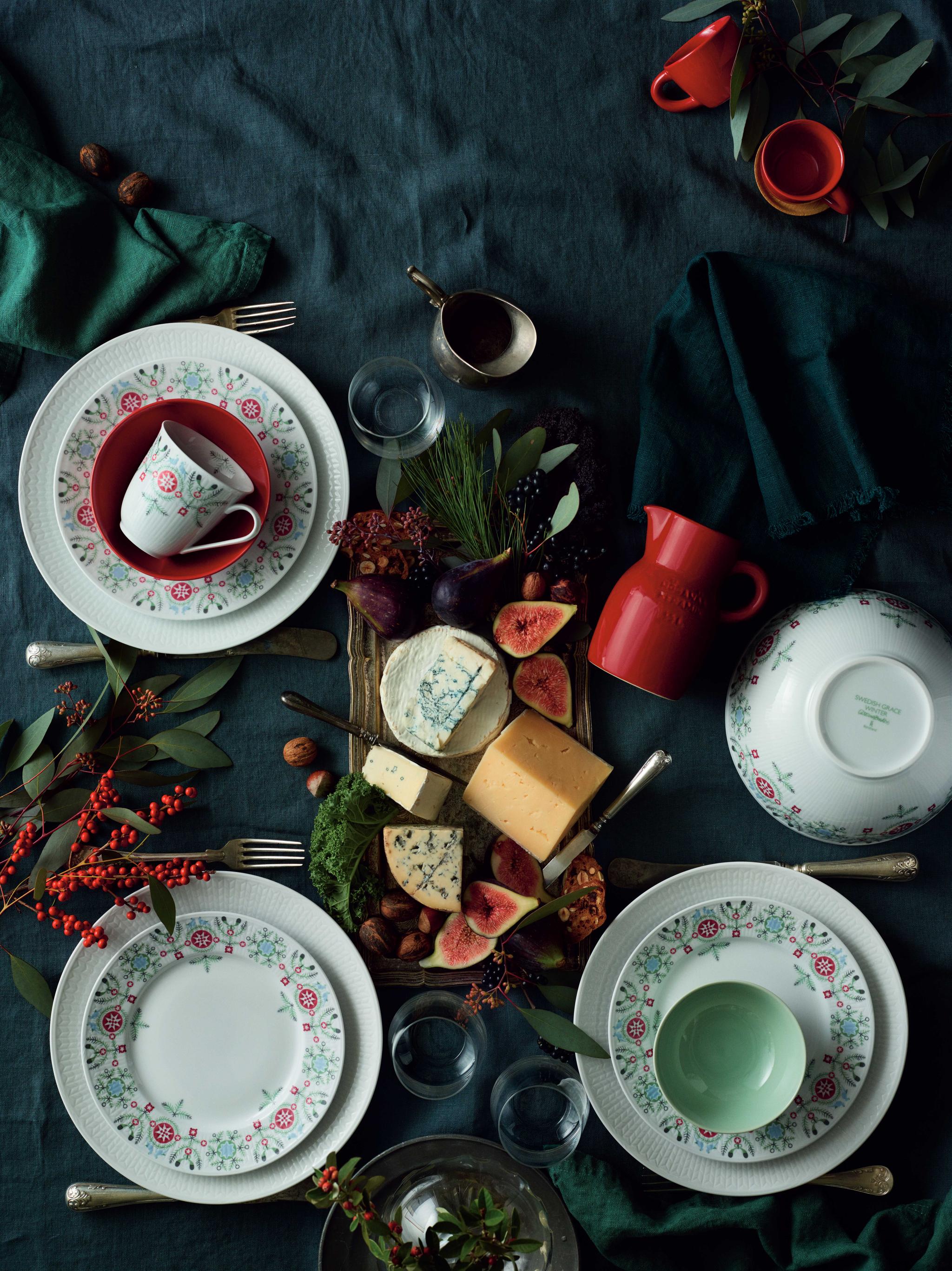 Rörstrand Swedish grace winter astiasto jouluastiasto joulupöytä lautaset kulhot ja juustotarjotin