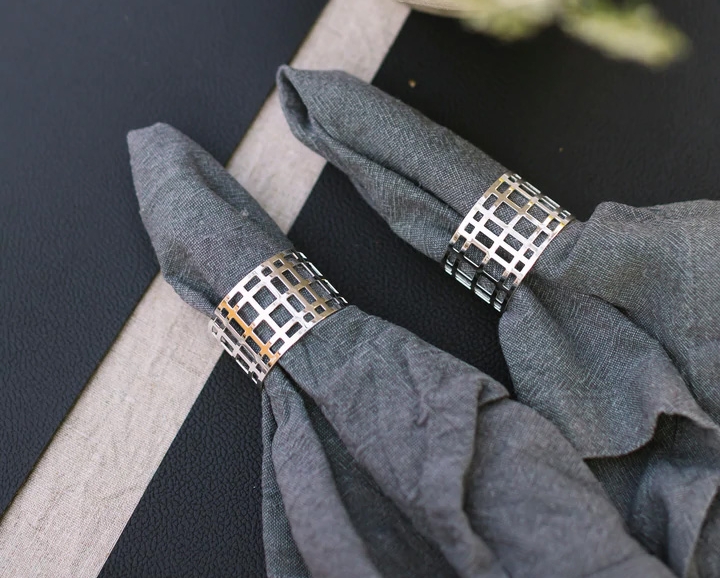 Servettringar silver