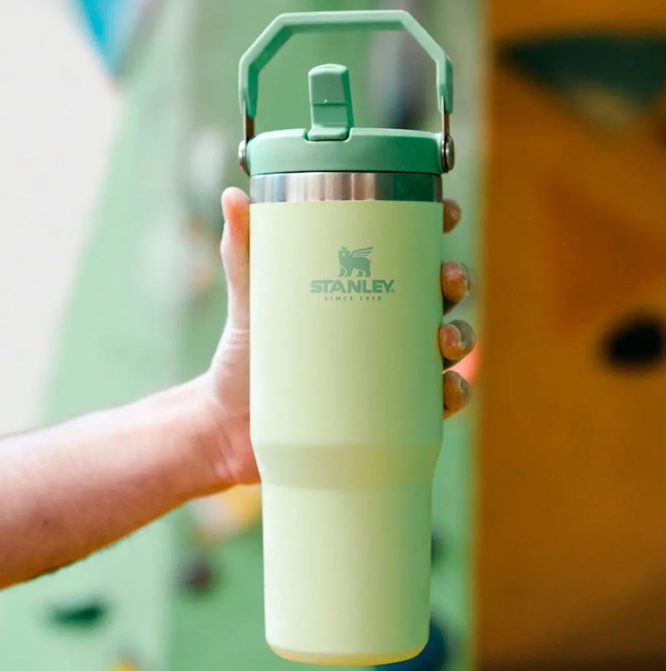 IceFlow Flip Straw från Stanley i grönt