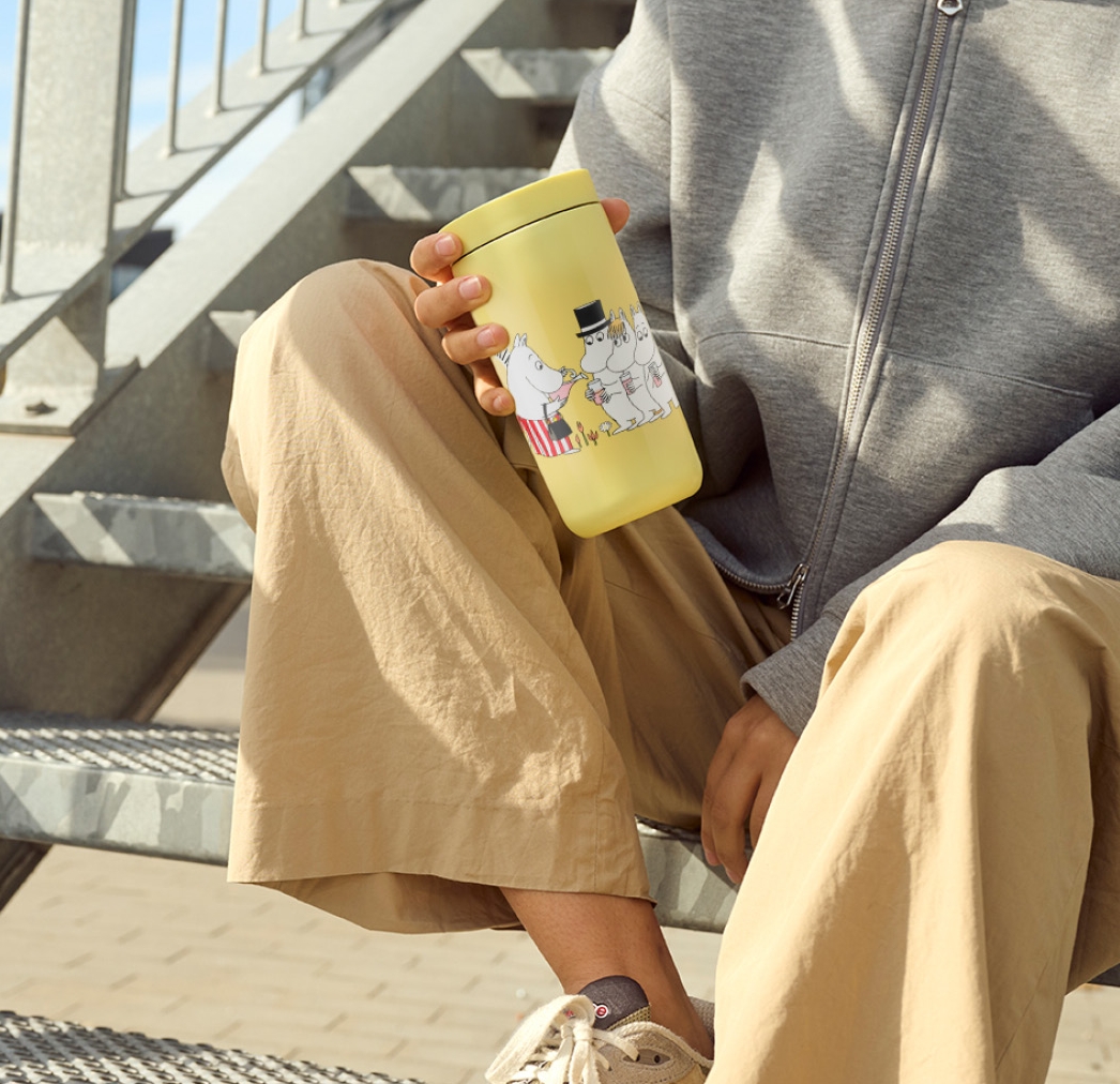 gul termosmugg med mumin
