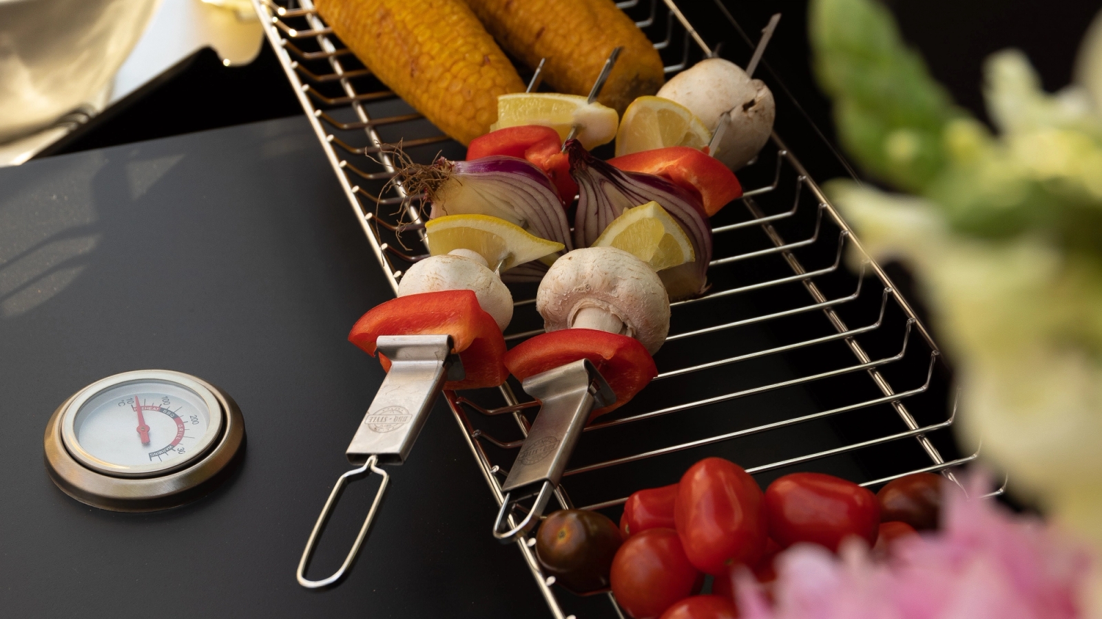 Grönskasspett på en grill