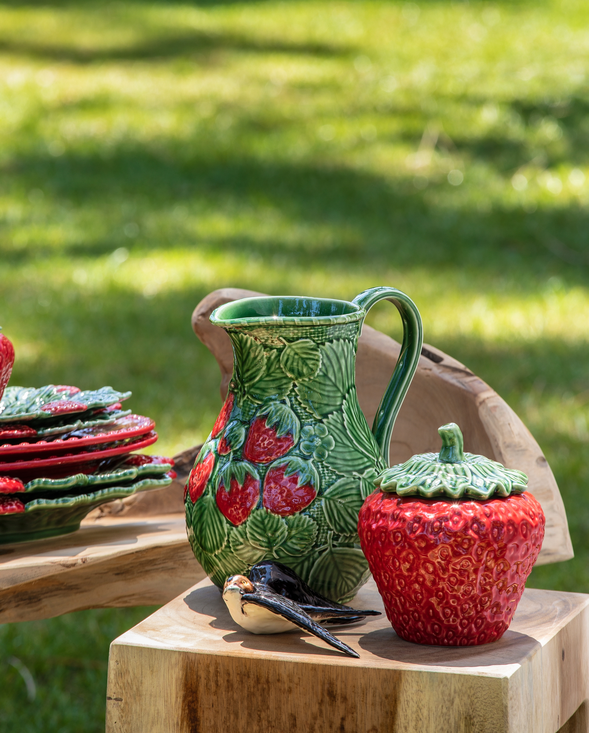 Strawberries kanne og skål med lokk fra Bordallo Pinheiro