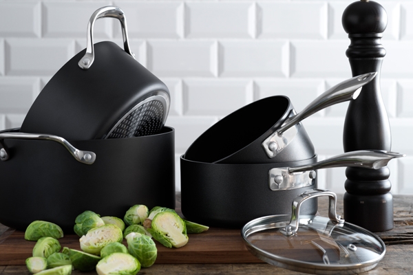 Non-stick kastruller