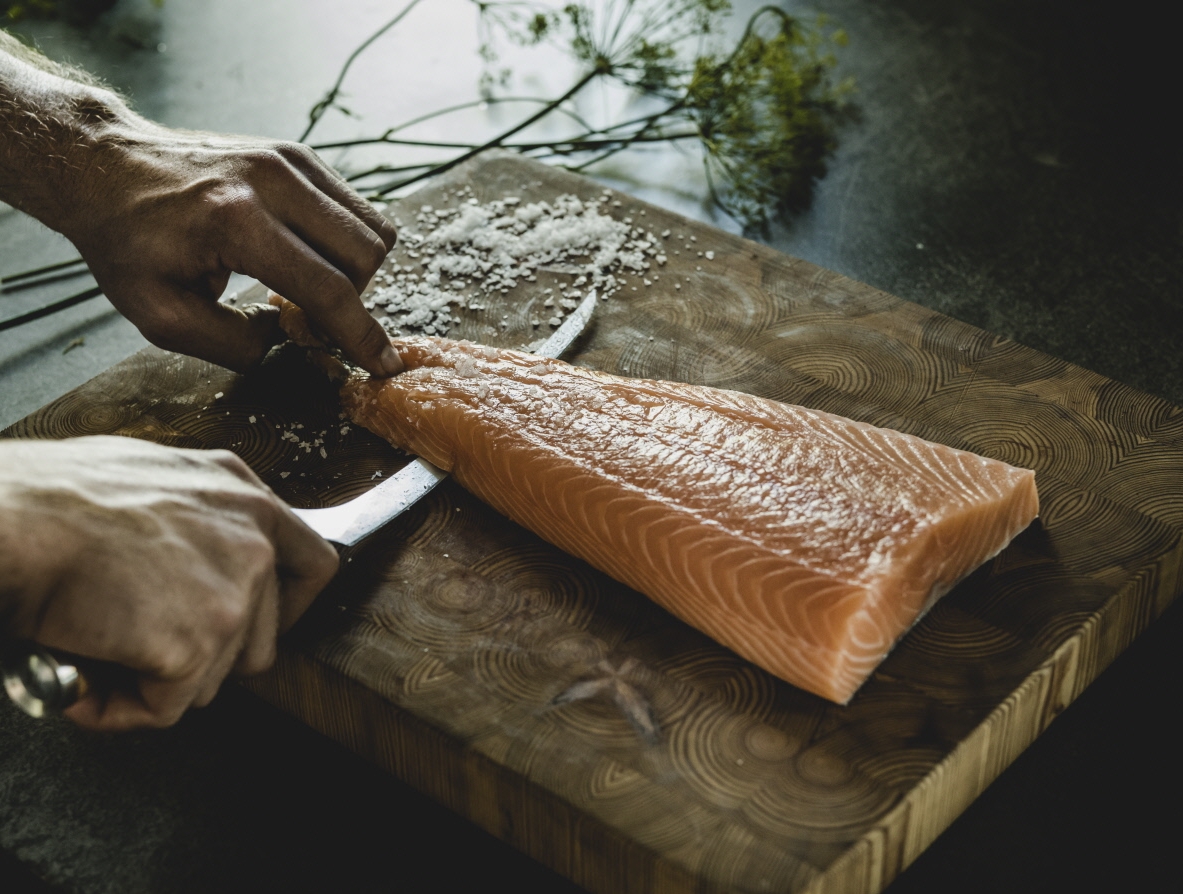 fiskars veitsi fileerausveitsi fiskars norden lohi lohifile uunissa