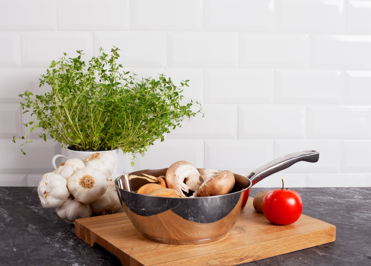 Anders petter Stenfors sarjan saute pannu paistinpannu ja kattila yhdessä ruostumaton