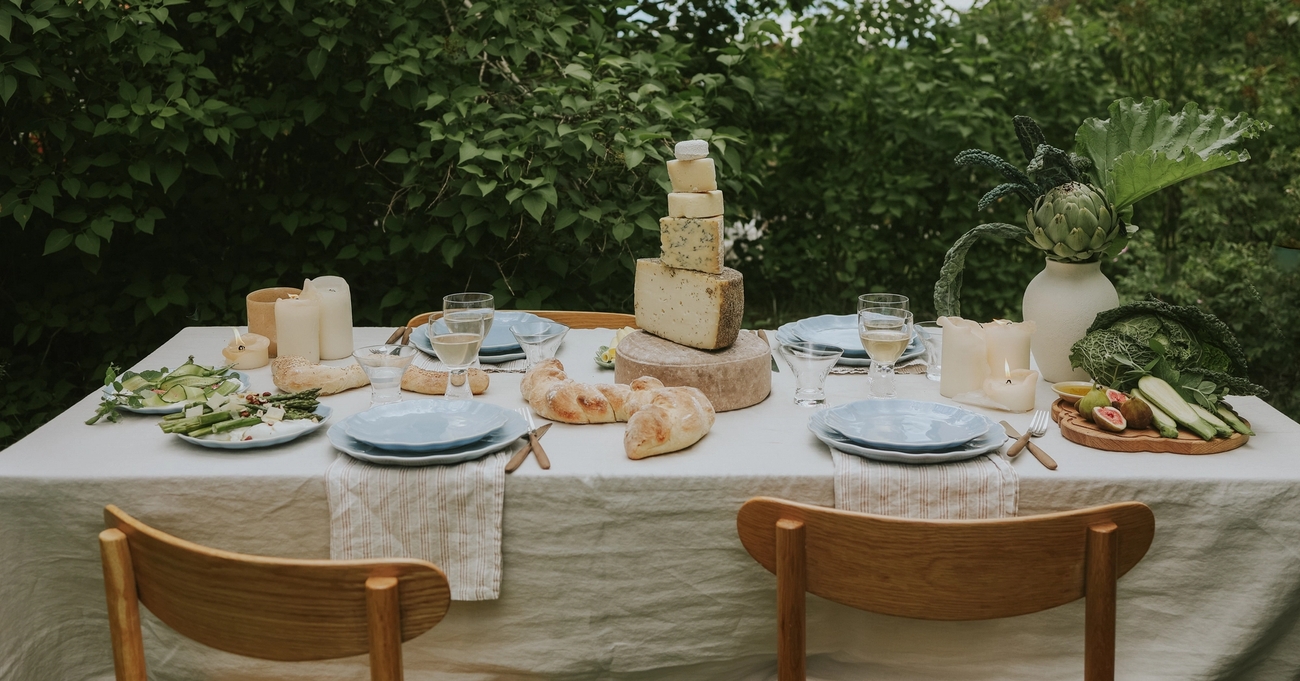 Kata pöytä loppukesän juhlia varten