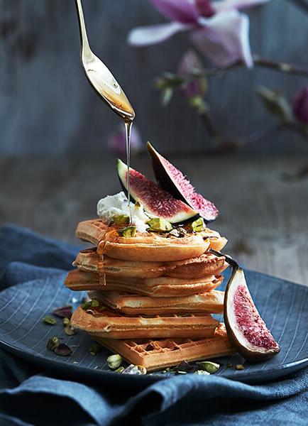 Vohvelit - mascarpone, viikunat, pistaasipähkinät ja hunaja