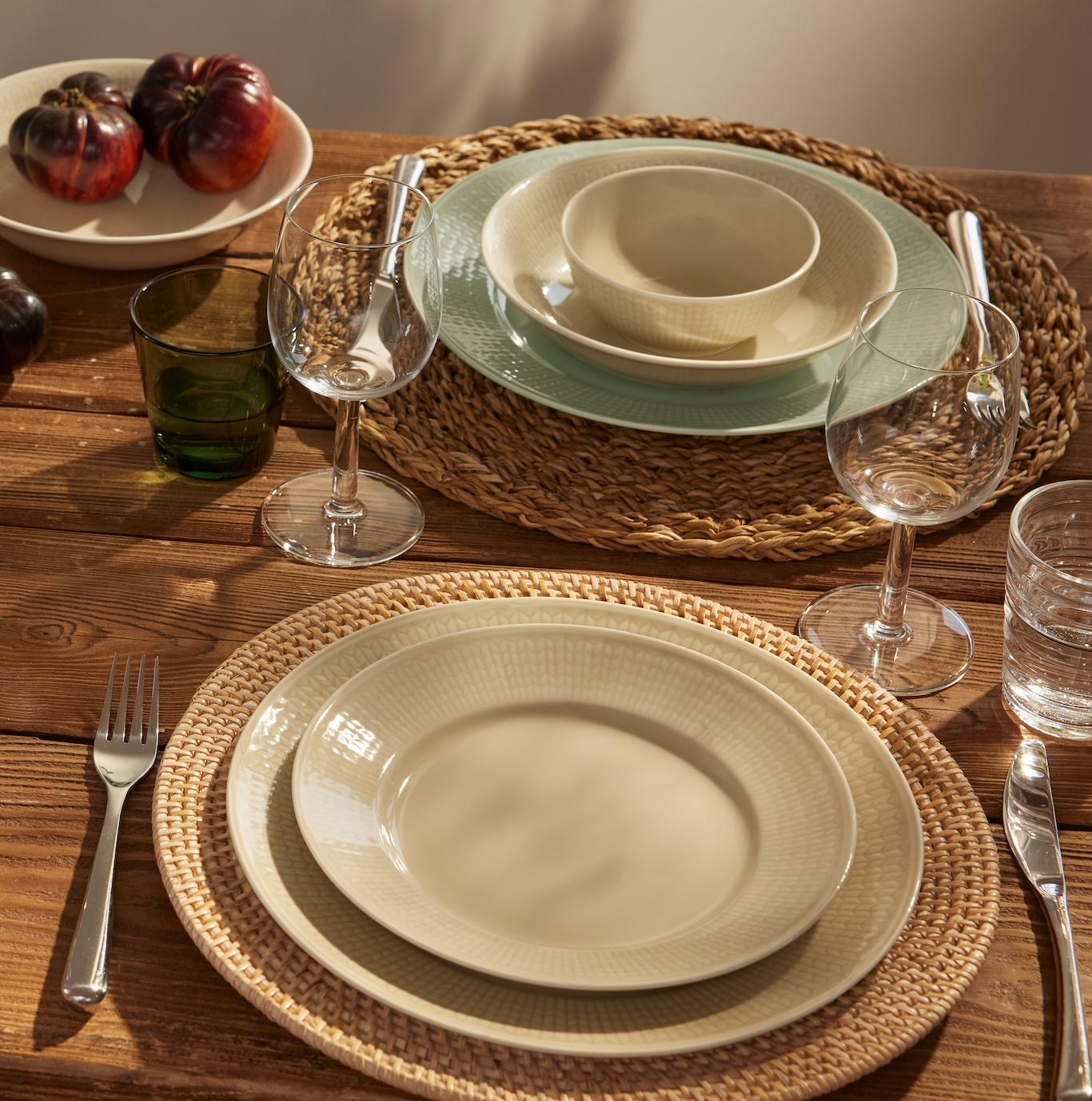Dukning med Swedish Grace i beige och ljusgrönt