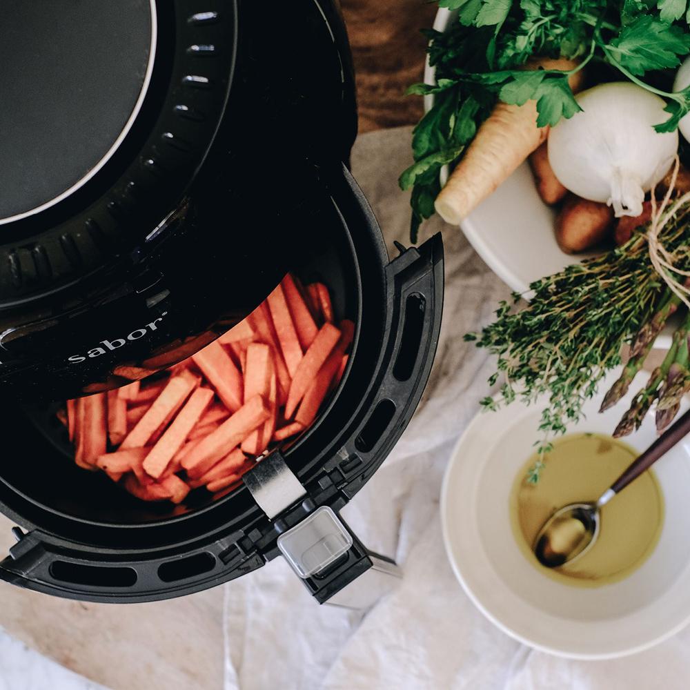 Sabor airfryer ilmafriteerauskeitin musta bataatit yrtit juurekset