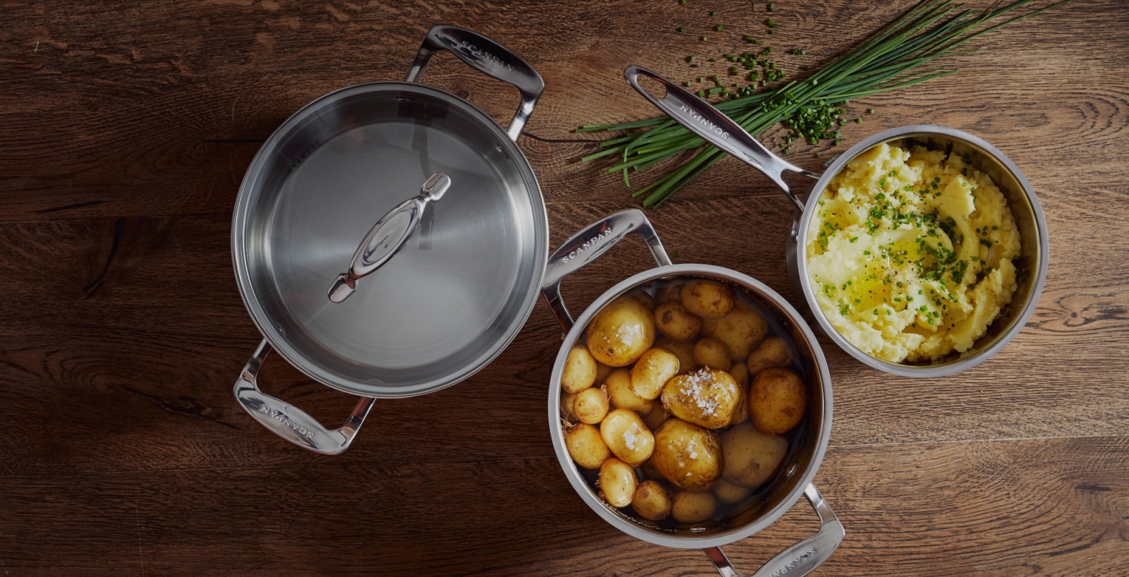 Scanpan grytor och kastruller med potatis och potatismos