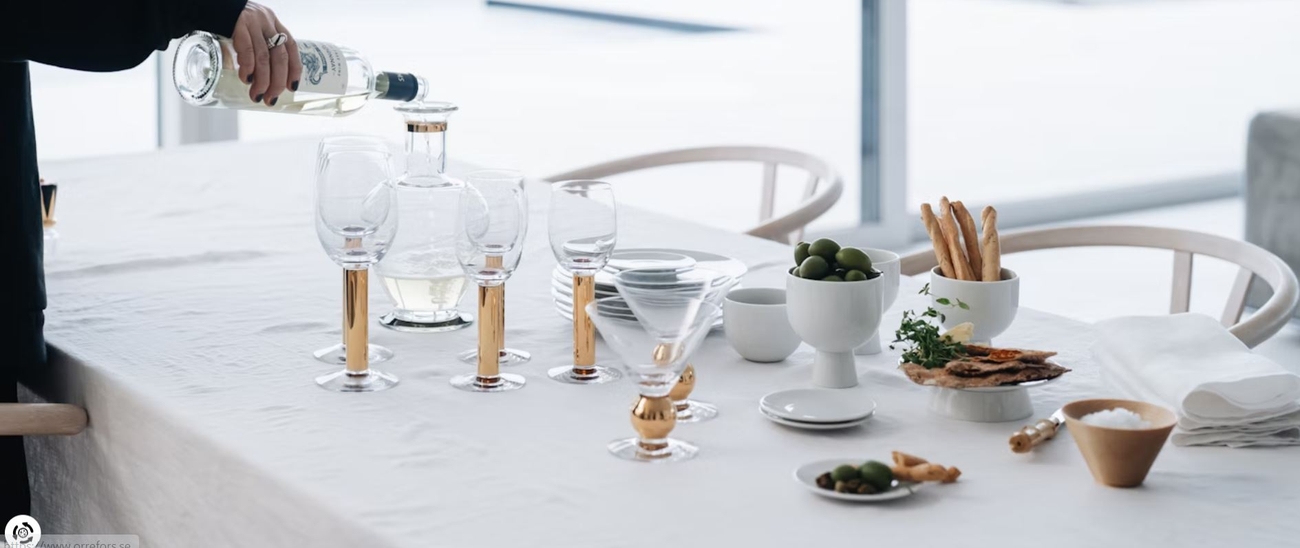 Orrefors Nobel vinglas, champagneglas och ölglas på vit duk