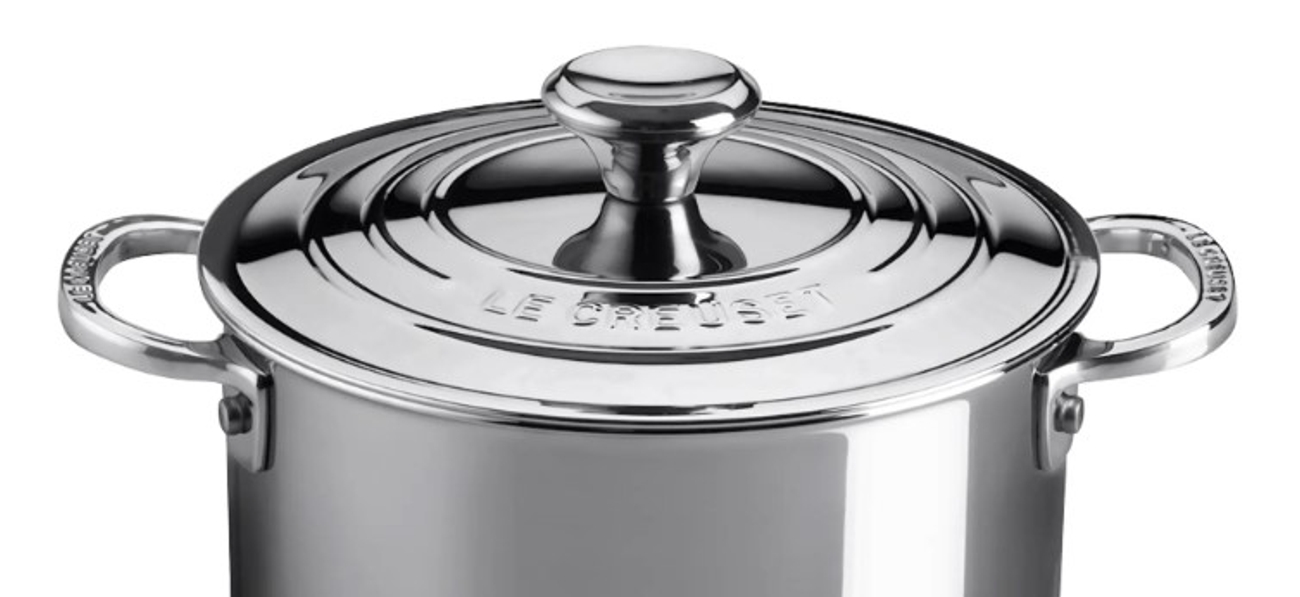 Silvrig kastrull från Le Creusets serie 3-Ply New Generation