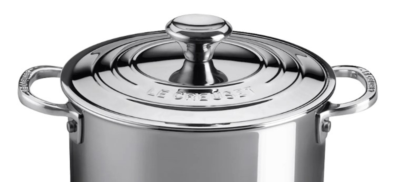 Silvrig kastrull från Le Creusets serie 3-Ply New Generation