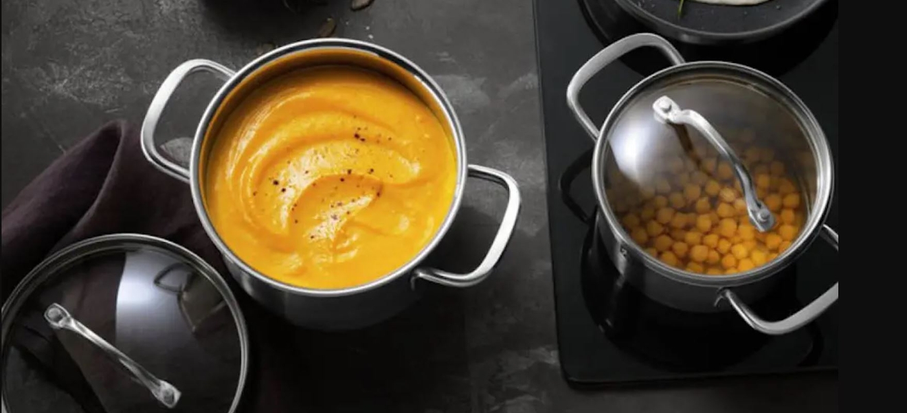 kattila 4 l keittiön työtasolla täynnä sosetta 