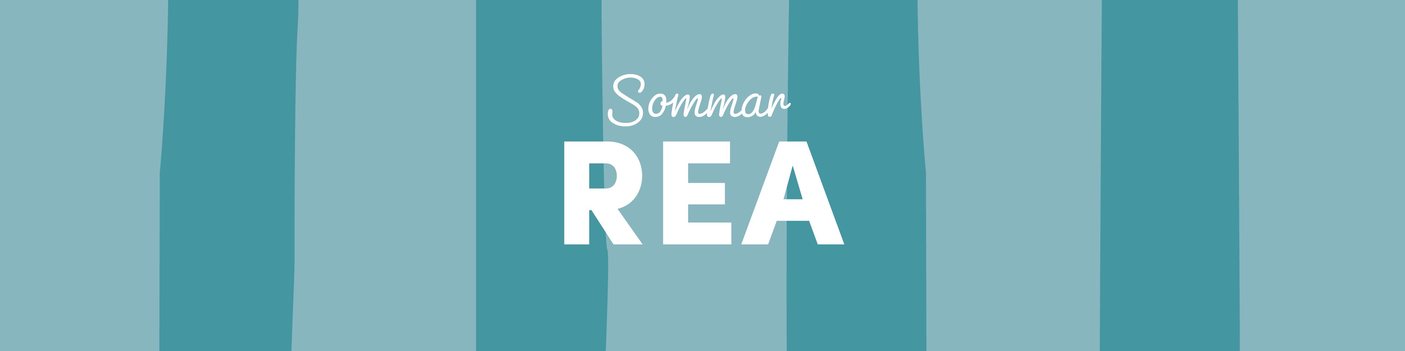Banner med texten "Sommar REA" i vitt mot turkosa och ljusblå randiga bakgrundsfält.