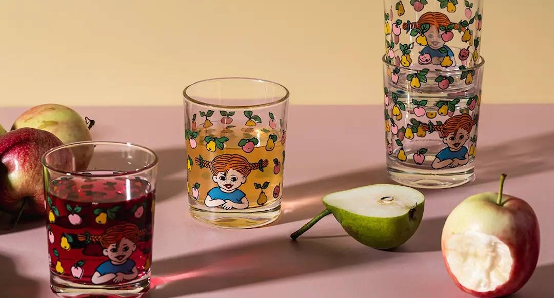 Lasten juomalasit joita koristee peppi pitkätossu kuvitus