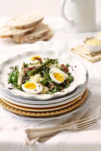 Äggsallad med sparris och aioli