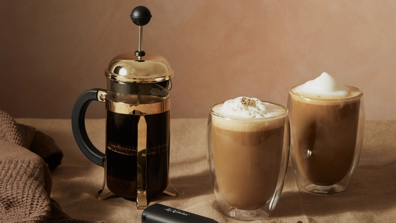 Bodum - Tyylikäs pressopannu sekä kestävät kaksiseinäiset kahvilasit