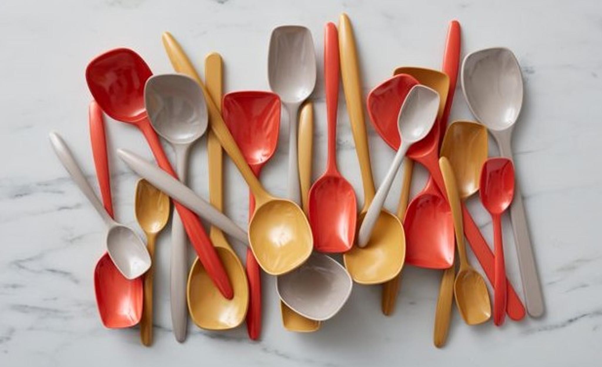 Rosti Gryteskjeer i forskjellige farger og størrelser