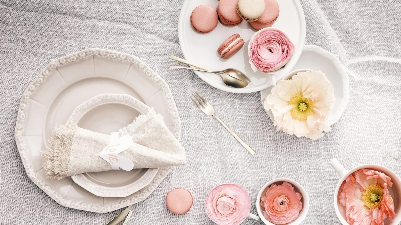 Rosenthal porslin dukning i beigea och rosa toner