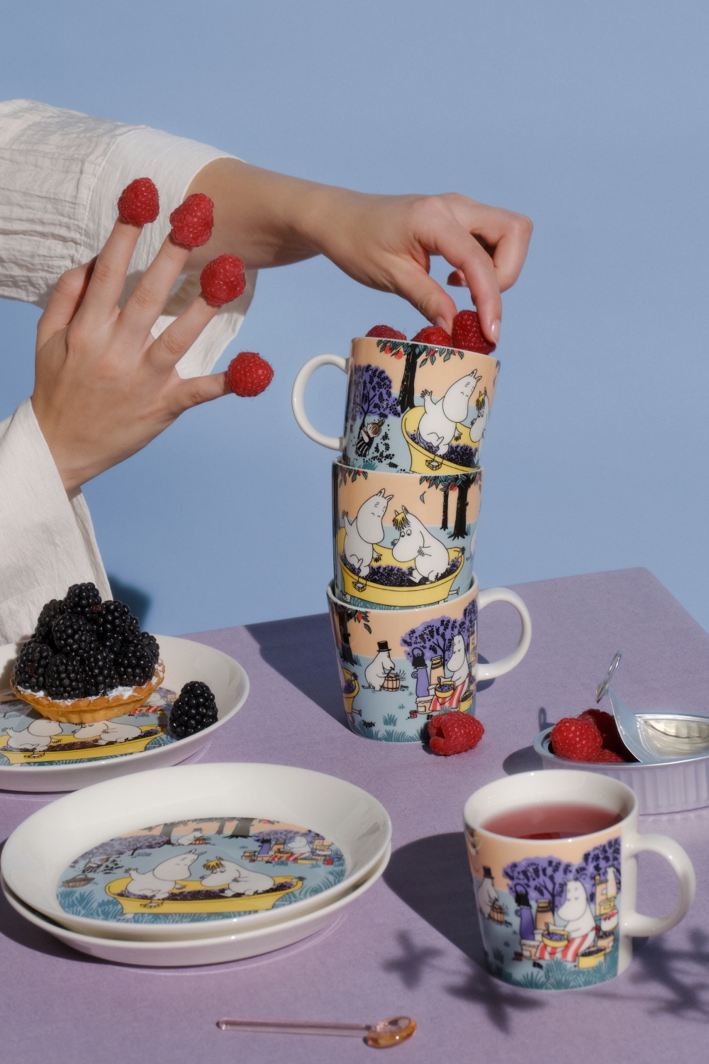 Muumit Muumimuki tove jansson keltainen vihreä roosa muumimamma muumipappa muumipeikko