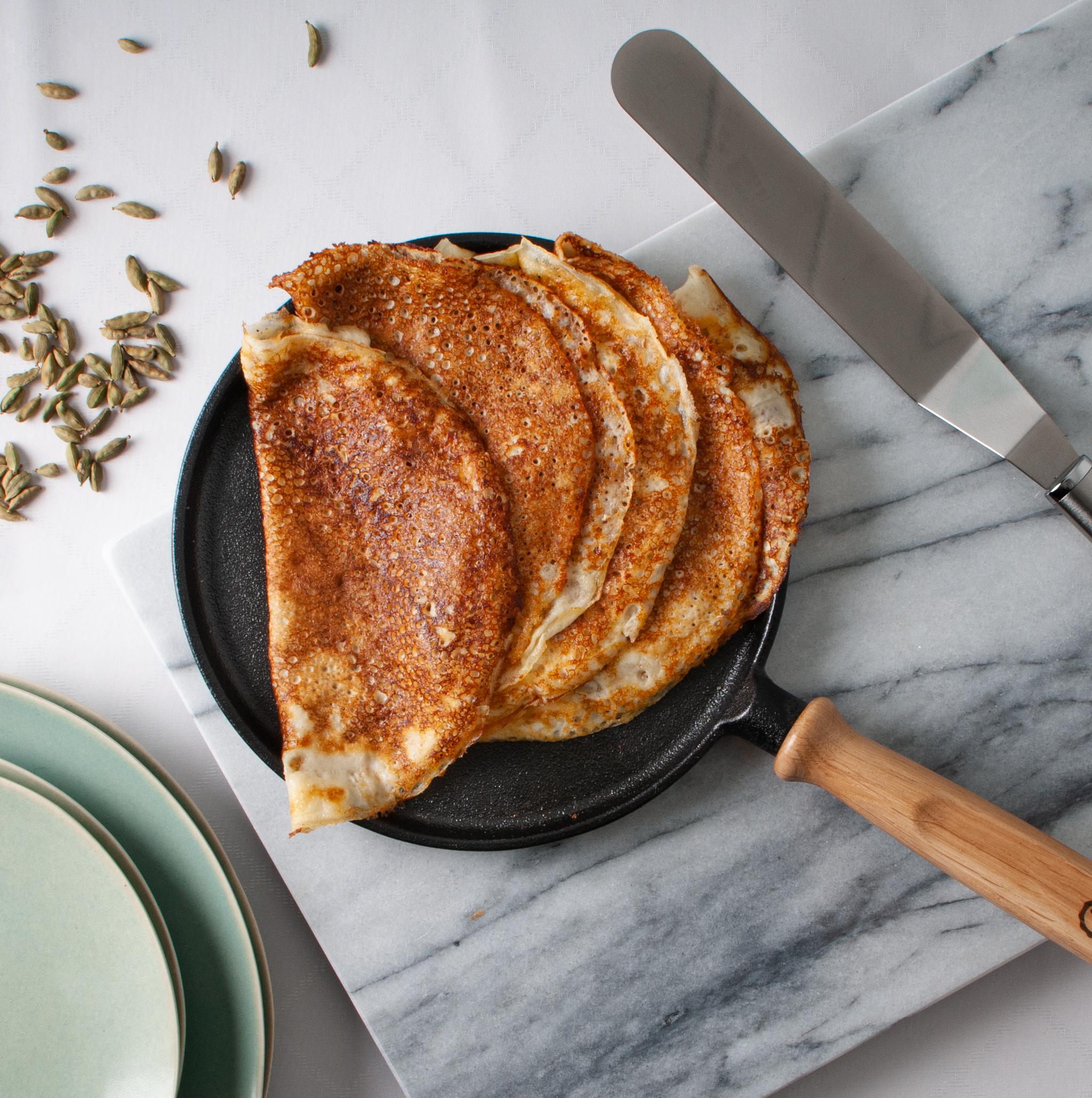 anders petter stenfors sarjan lettupannu ohukaispannu valurautapannu lettu banaani letut