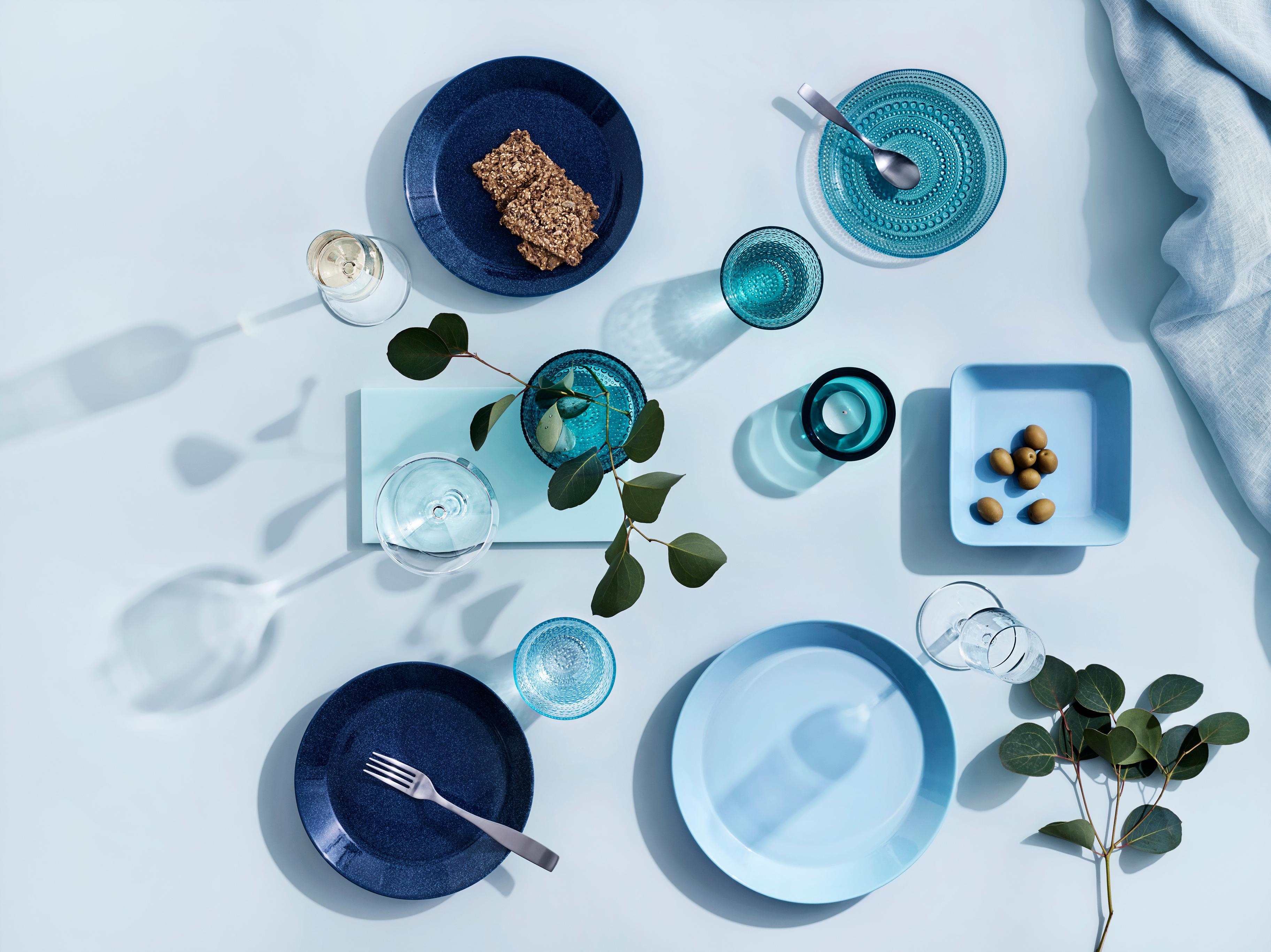 Iittala Teema Kastehelmi Valkea Essence lasit lautaset kynttilälyhty turkoosi sininen kirkas