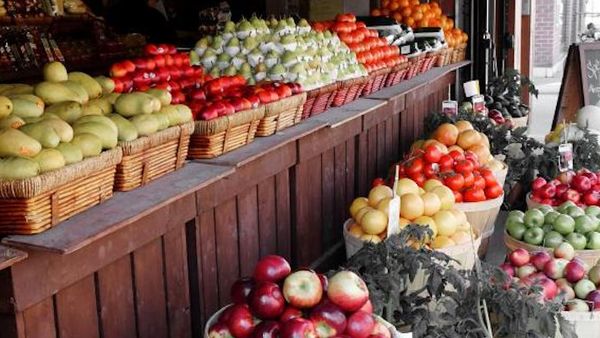 What to Eat For Healthy Eyes This Summer