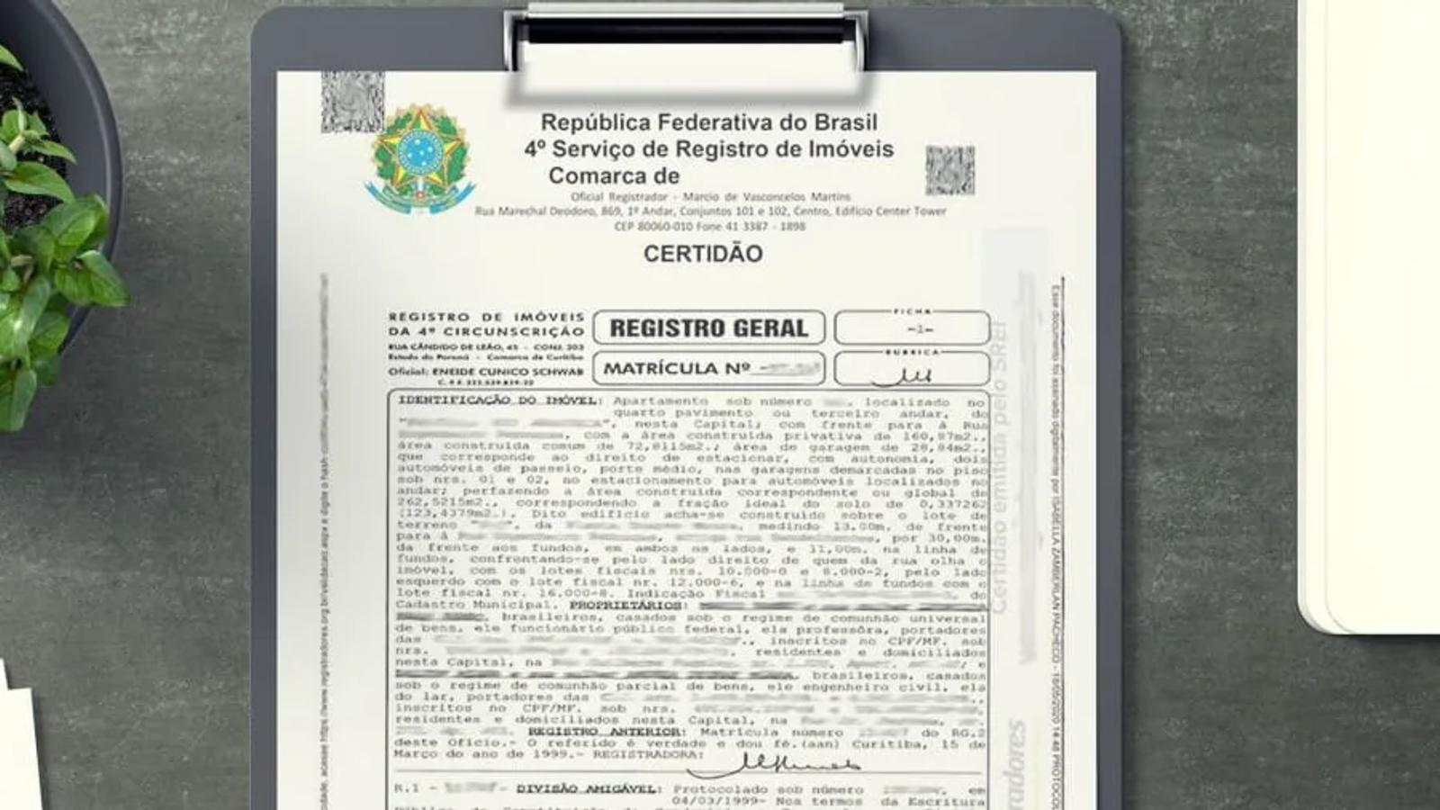 A Certidão de Matrícula de Imóvel comprova a propriedade e revela problemas legais do imóvel.
