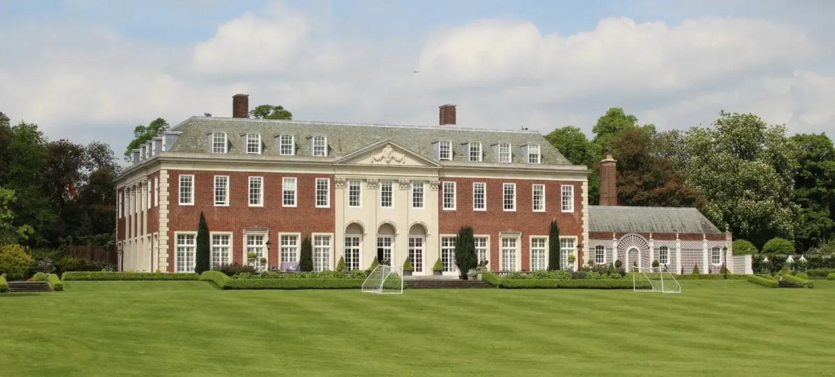 Arquitetura Georgiana: Winfield House, projetado por Leonard Guthrie, em Londres (1936).