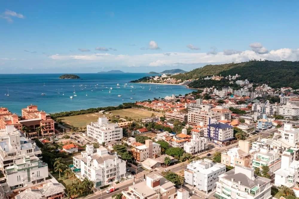 Consultoria de Peritos Avaliadores: uma estratégia para investimentos lucrativos e seguros. Na foto, Jurerê Internacional - Florianópolis.