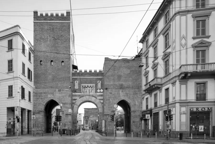 Pusterla de Porta Ticinese, em Milão, restaurada por Camillo Boito em 1861