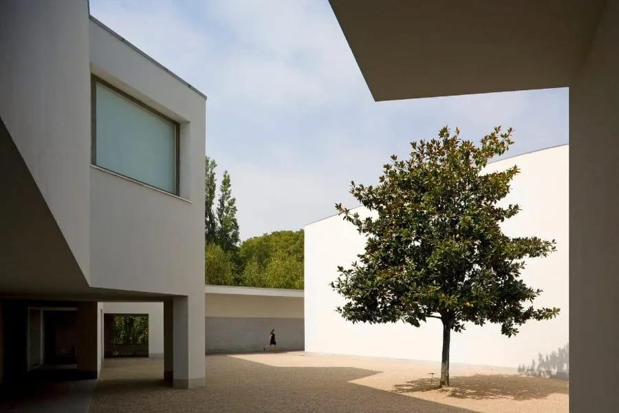 Alvaro Siza | Museu de Arte Contemporânea de Serralves, no Porto, 1999.