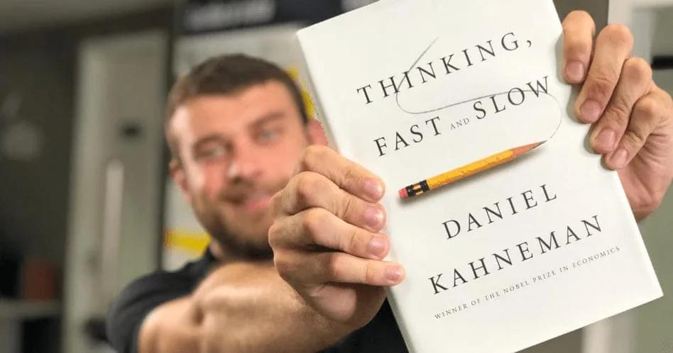 Livro "Rápido e Devagar" de Daniel Kahneman. Fonte: lermaislivros.com