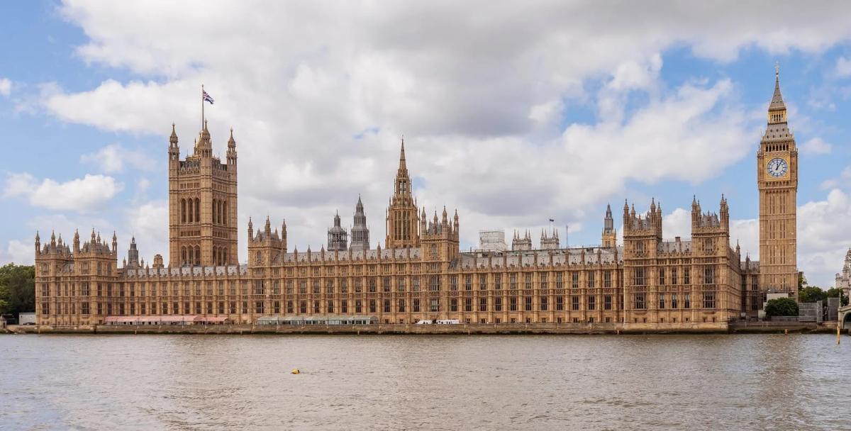Arquitetura Vitoriana: Palácio de Westminster, projeto de Charles Barry e Augustus Pugin, em Londres (1840). Fonte: Shutterstock
