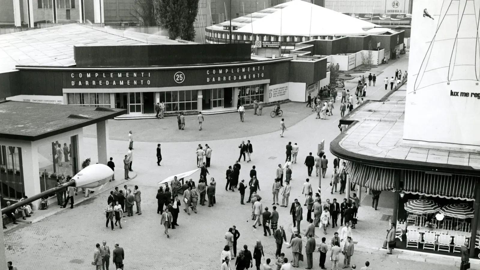 Registro de evento de design em Milão nos anos 1990, época da primeira Designer's Week