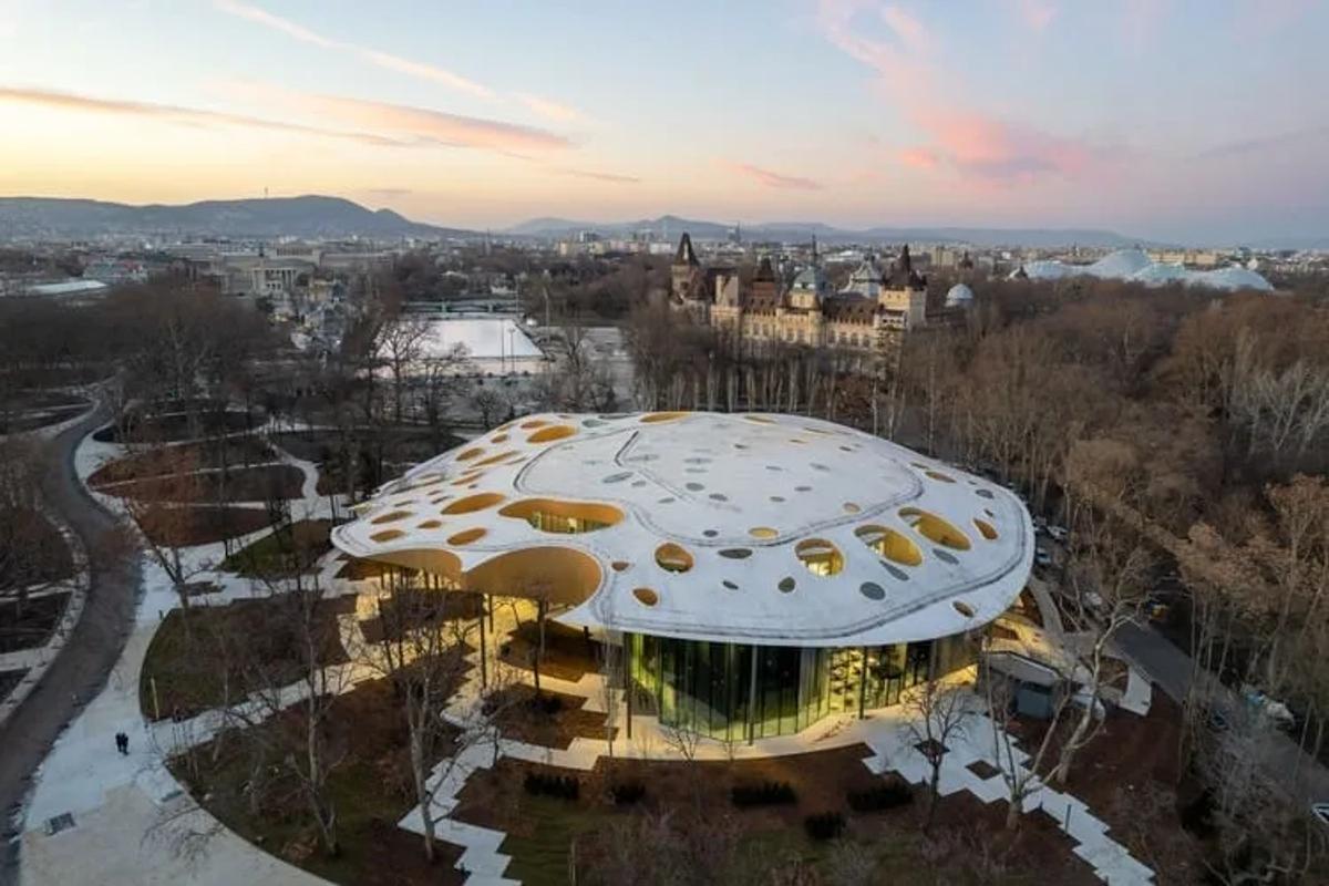 Viaje na Arquitetura de Budapeste | Casa da Música Húngara
