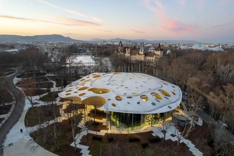 Viaje na Arquitetura de Budapeste | Casa da Música Húngara