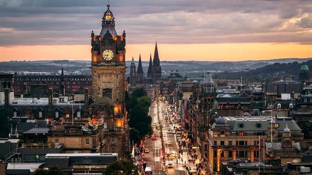 Viaje na Arquitetura de Edimburgo, na Escócia.